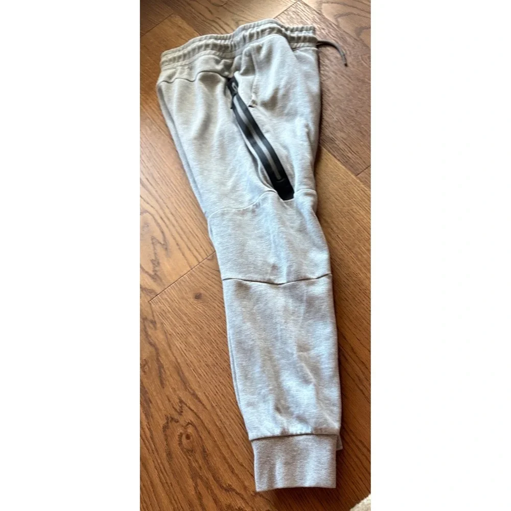 Nike Tech Fleece Joggers Kids Large Gray Excellent Tapered Sweatpants 804818-064